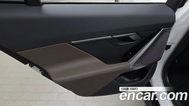 BMW 5 Series G60 — Фото автомобиля 25