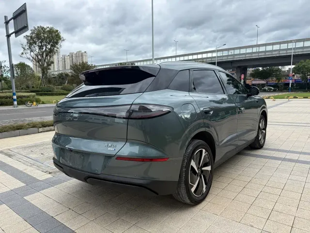 BYD Sealion 06 — Фото автомобиля 12