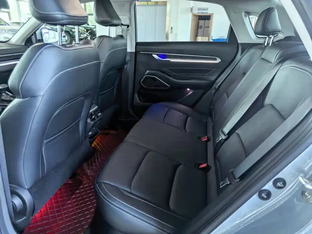 Geely Emgrand — Фото автомобиля 19