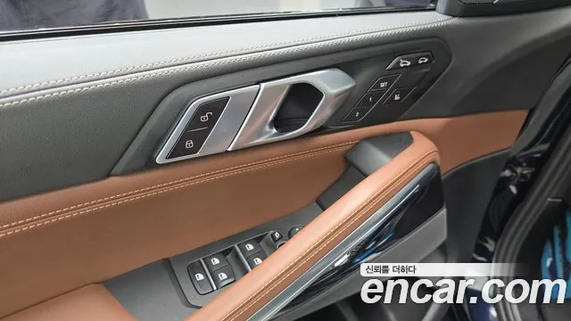 BMW X6 xDrive40i M Sport — Фото автомобиля 12