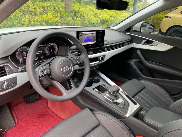 Audi A4L — Фото автомобиля 14