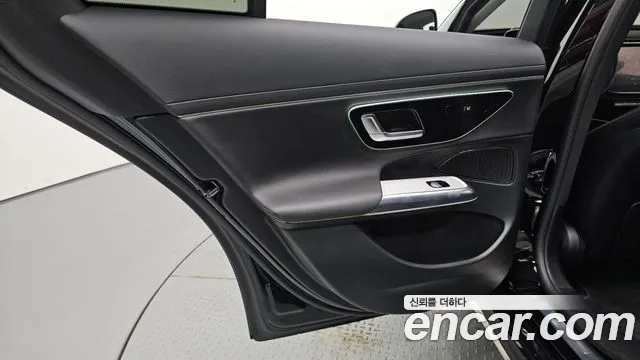 Mercedes-Benz E-Class — Фото автомобиля 7