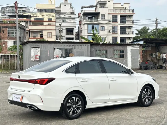 Changan Eado — Фото автомобиля 9