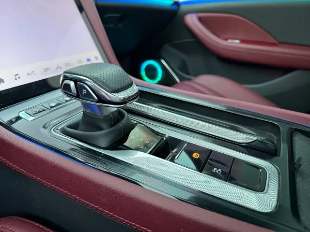 Hongqi H5 — Фото автомобиля 14