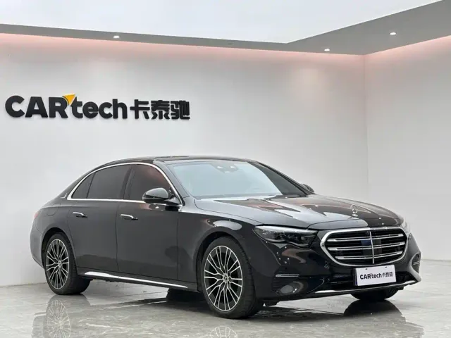 Mercedes-Benz E-Class — Фото автомобиля 6