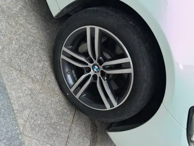 BMW 5 Series — Фото автомобиля 6