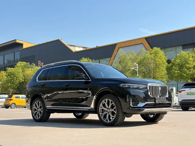 BMW X7 — Фото автомобиля 3