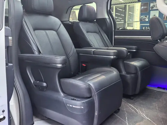 GAC Trumpchi M8 — Фото автомобиля 17