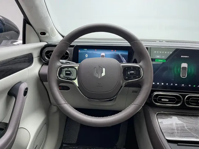 Leapmotor C11 — Фото автомобиля 12