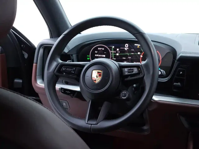 Porsche Cayenne — Фото автомобиля 12