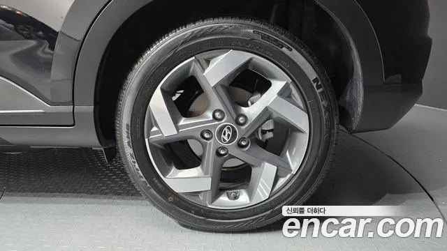 Hyundai Venue — Фото автомобиля 21