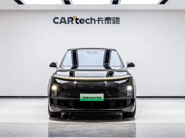 Li Auto L8 — Фото автомобиля 3