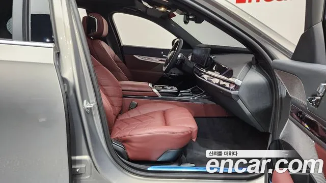 BMW 7-Series 7 серия (G70) 740i xDrive M Sport — Фото автомобиля 19