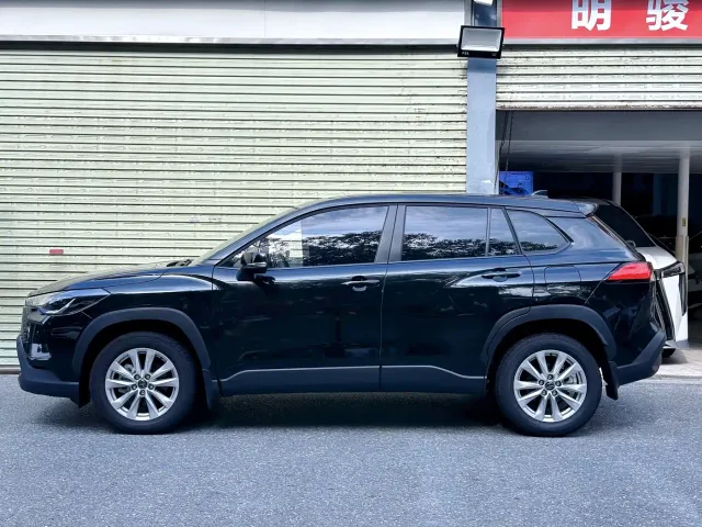 Toyota Corolla Cross — Фото автомобиля 3