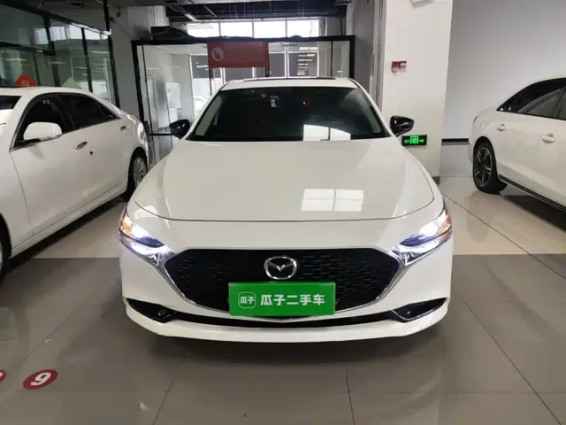Mazda Axela — Фото автомобиля 2