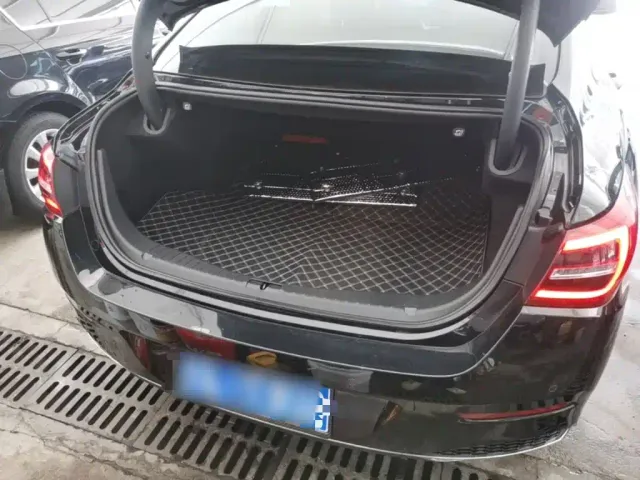 Hongqi H5 — Фото автомобиля 18