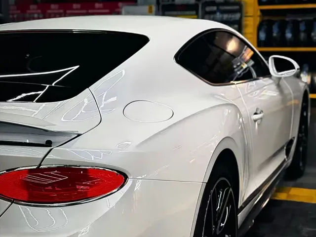 Bentley Continental — Фото автомобиля 6