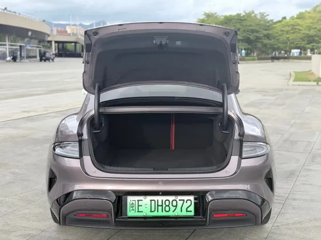 Xiaomi SU7 — Фото автомобиля 10