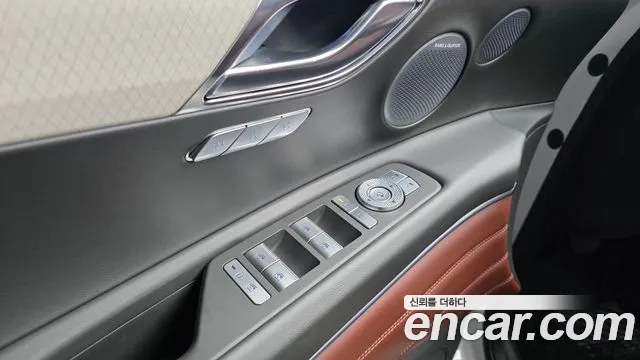 Genesis GV80 — Фото автомобиля 28