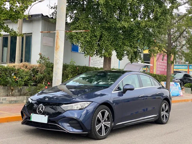 Фотография автомобиля — Mercedes-Benz EQE