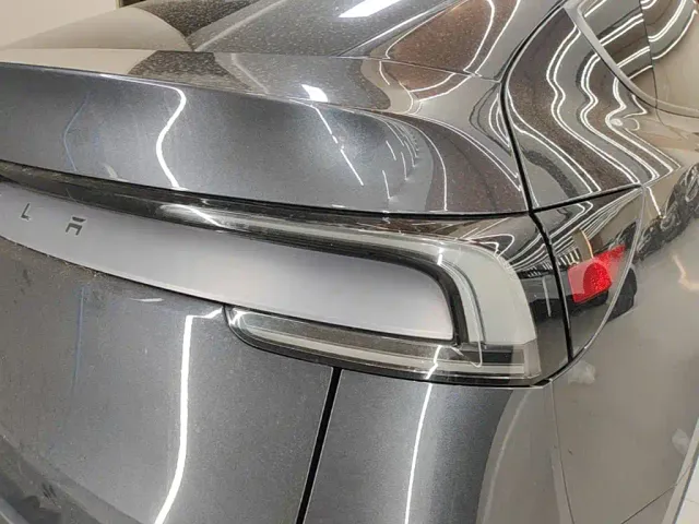 Tesla Model Y — Фото автомобиля 7