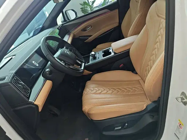 BYD Song L DM-i — Фото автомобиля 10