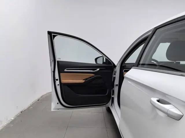 Geely Emgrand — Фото автомобиля 8