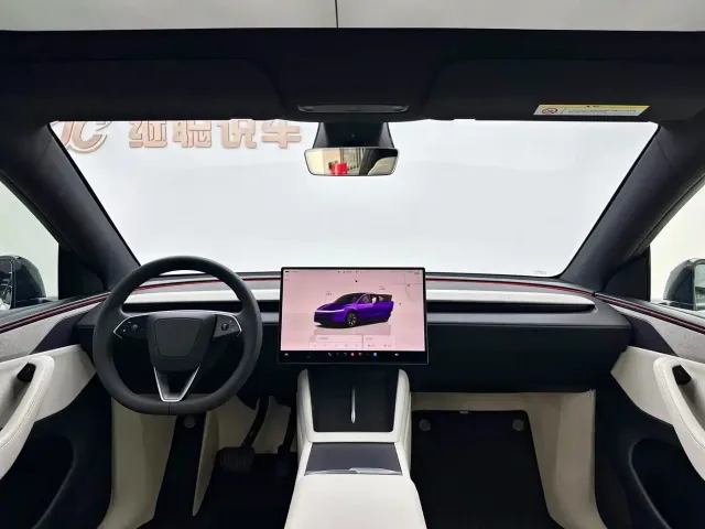 Tesla Model Y L — Фото автомобиля 6