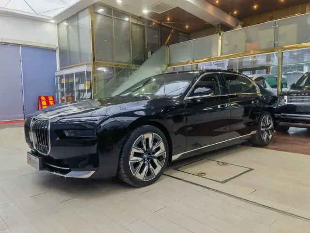 Фотография автомобиля — BMW 7 Series