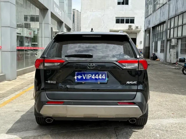 Toyota RAV4 — Фото автомобиля 5