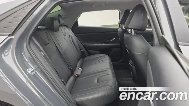 Hyundai Avante CN7 — Фото автомобиля 12