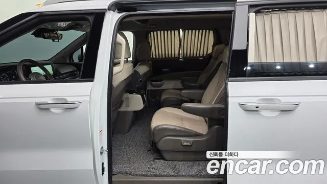 Kia Carnival Generation 4 — Фото автомобиля 17
