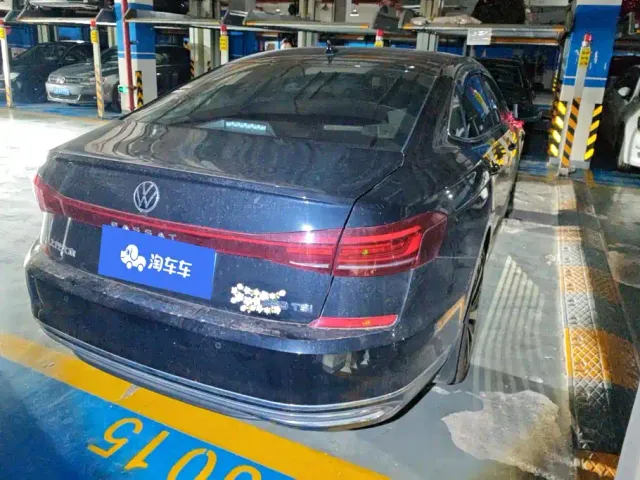 Volkswagen Passat — Фото автомобиля 3