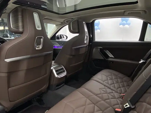 BMW 7 Series — Фото автомобиля 19