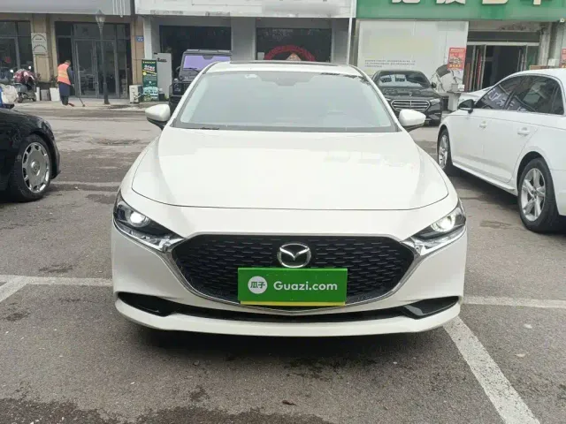 Mazda Axela — Фото автомобиля 2