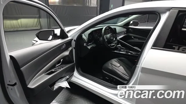 Hyundai AVANTE Новый Avante (CN7) — Фото автомобиля 10