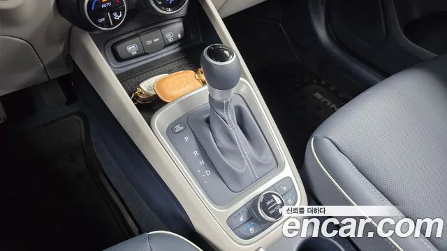 Hyundai Venue — Фото автомобиля 12
