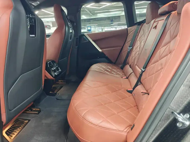 BMW iX M60 — Фото автомобиля 16