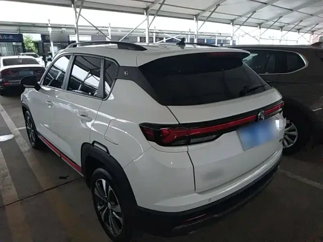 Changan CS35 Plus — Фото автомобиля 4
