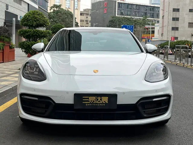 Porsche Panamera — Фото автомобиля 2
