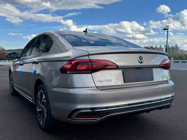 Volkswagen Bora — Фото автомобиля 4