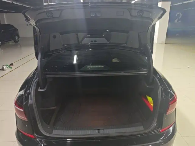Volkswagen Passat — Фото автомобиля 18