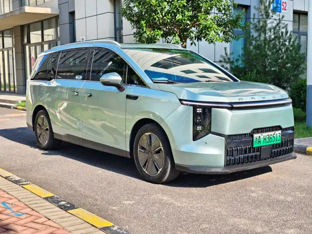 Maxus Dajia 7 — Фото автомобиля 3