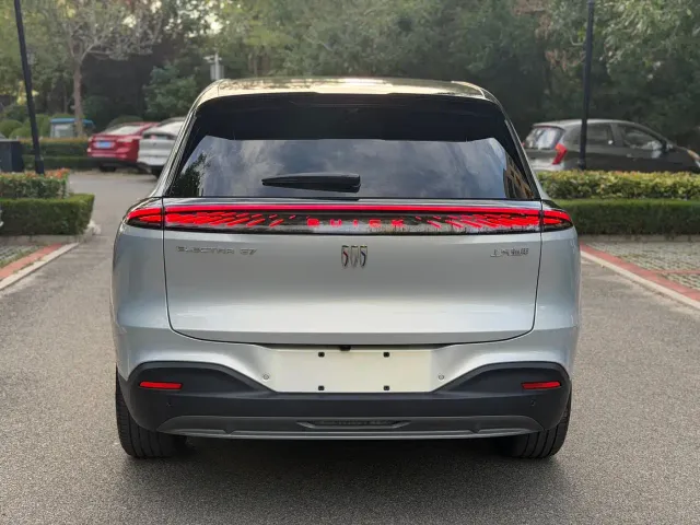 Buick Zhijing E7 — Фото автомобиля 11