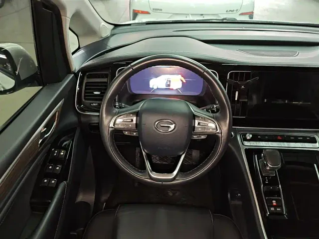 GAC Trumpchi M8 — Фото автомобиля 10