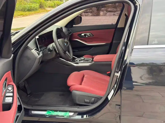 BMW 3 Series — Фото автомобиля 4