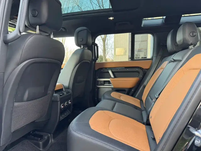 Land Rover Defender — Фото автомобиля 7