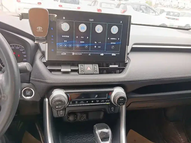 Toyota Wildlander — Фото автомобиля 12