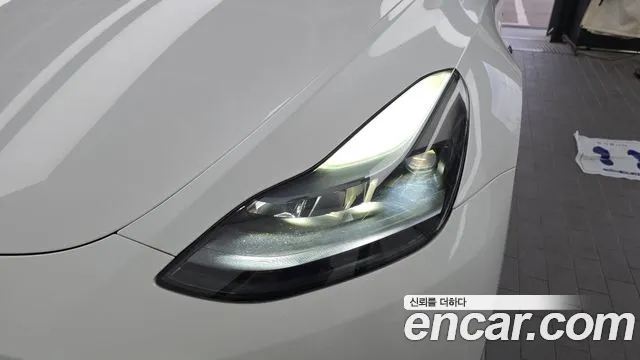 Tesla Model Y — Фото автомобиля 17