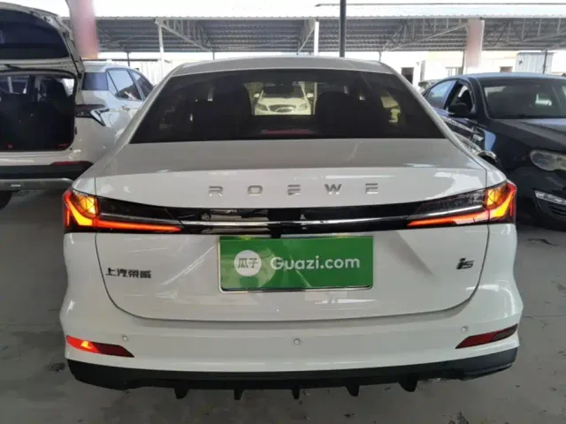 Roewe i5 — Фото автомобиля 5